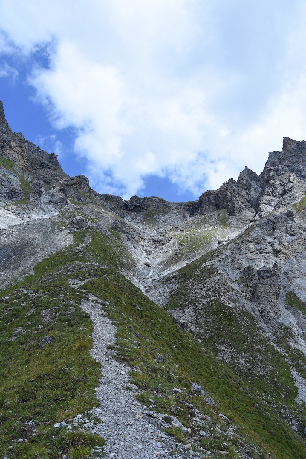 Wanderung zum Lajet da Lischana_Weg durch Fora da lAua